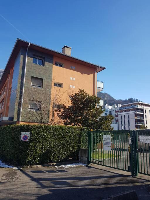 Magnifique T2 Au Centre Ville Cluses Exterior foto